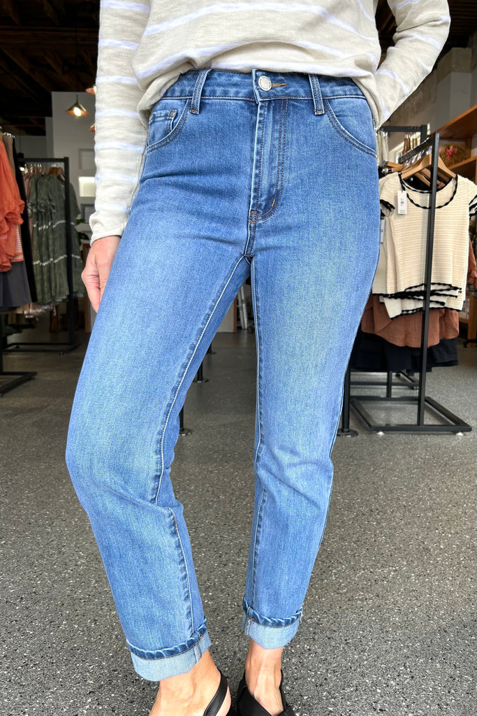 CARTER STRAIGHT LEG STRETCH JEAN - MID BLUE