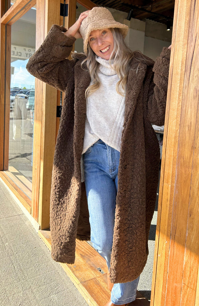 OSLO BOUCLE COAT - CHOCOLATE