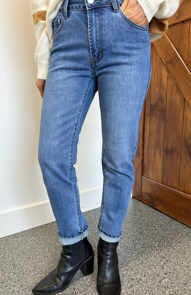 CARTER STRAIGHT LEG STRETCH JEAN - MID BLUE