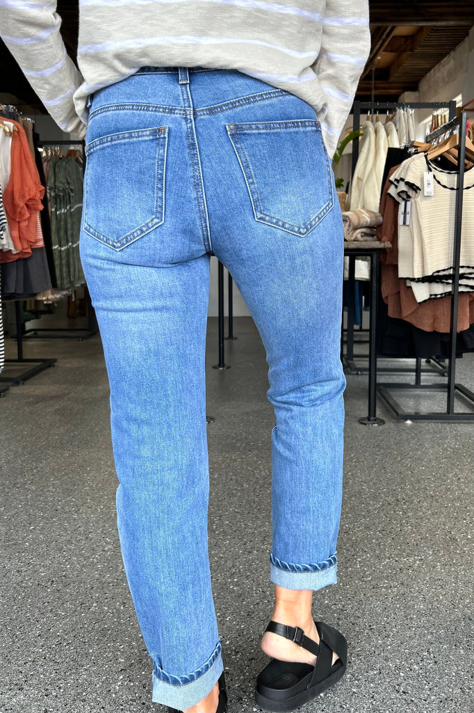 CARTER STRAIGHT LEG STRETCH JEAN - MID BLUE