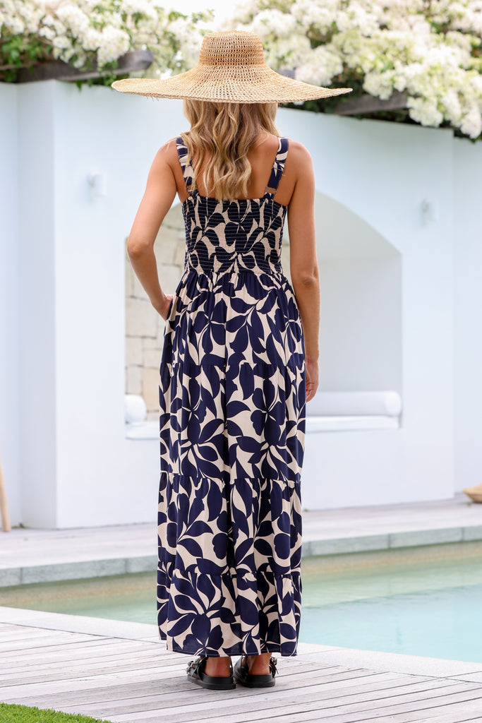 LACI IVY PRINT SHIRRED MAXI DRESS - NAVY/LATTE